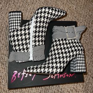 Betsey Johnson Houndstooth Milburn Booties